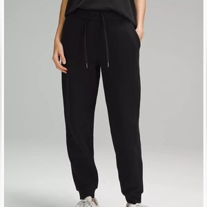 NWT Lululemon Scuba High Rise Jogger